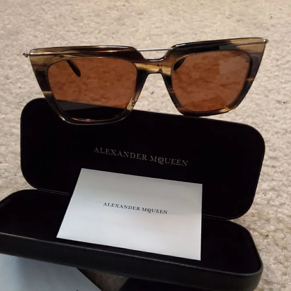 ALEXANDER MCQUEEN Unisex AM0169S 54mm